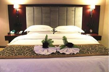 Jinyue Business Hotel Yichuan  Exterior photo